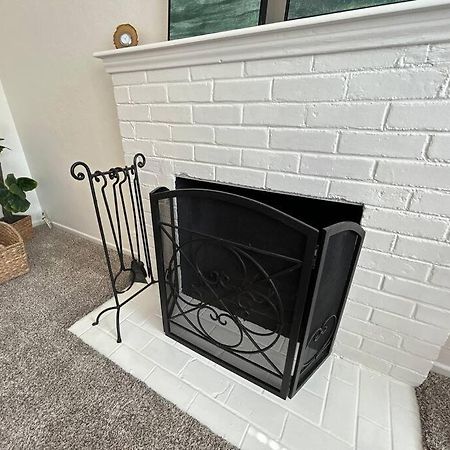 Entire Home By Newport Beach, Disneyland And Sna! コスタメサ エクステリア 写真