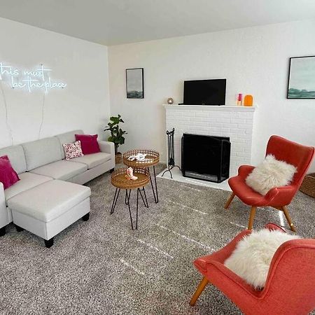 Entire Home By Newport Beach, Disneyland And Sna! コスタメサ エクステリア 写真