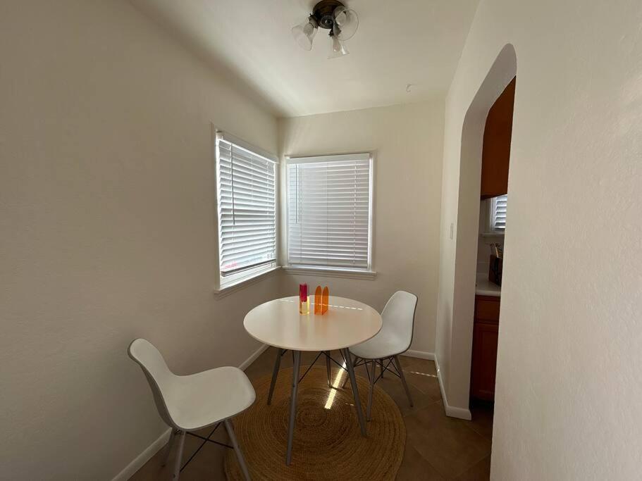Entire Home By Newport Beach, Disneyland And Sna! コスタメサ エクステリア 写真