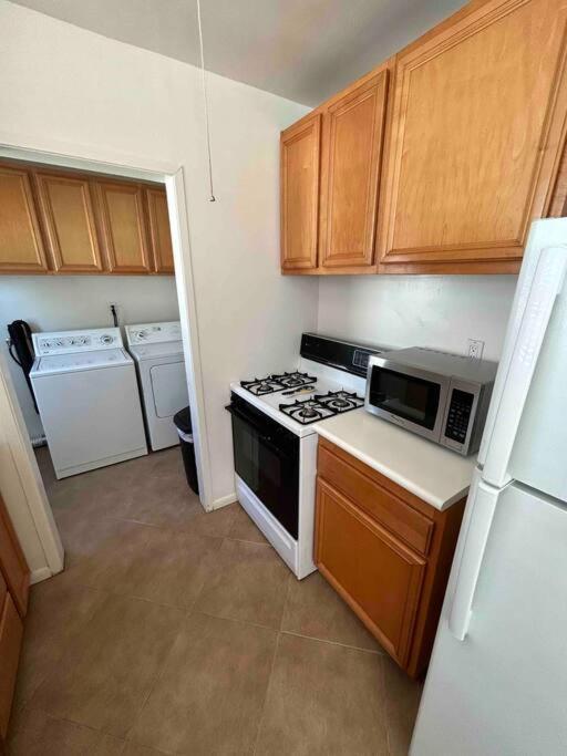 Entire Home By Newport Beach, Disneyland And Sna! コスタメサ エクステリア 写真