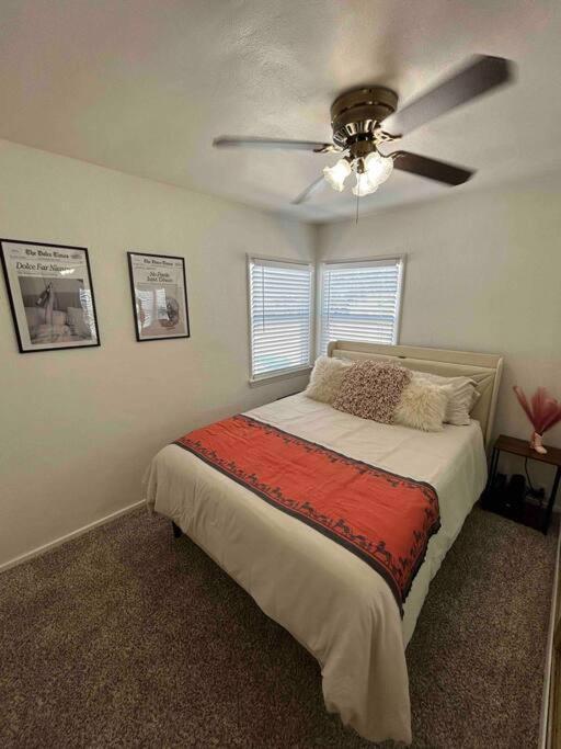 Entire Home By Newport Beach, Disneyland And Sna! コスタメサ エクステリア 写真